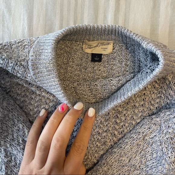 Universal Thread Sweater - Picture 3 of 3